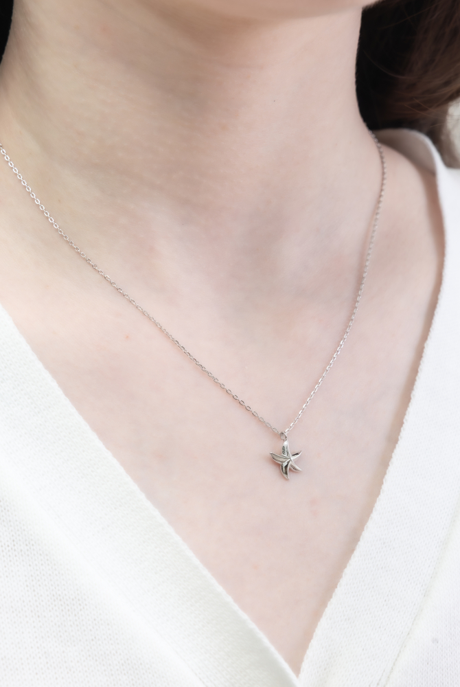 海星吊墜項鍊／銀色