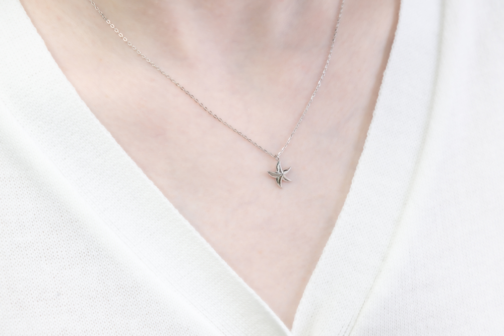 海星吊墜項鍊／銀色