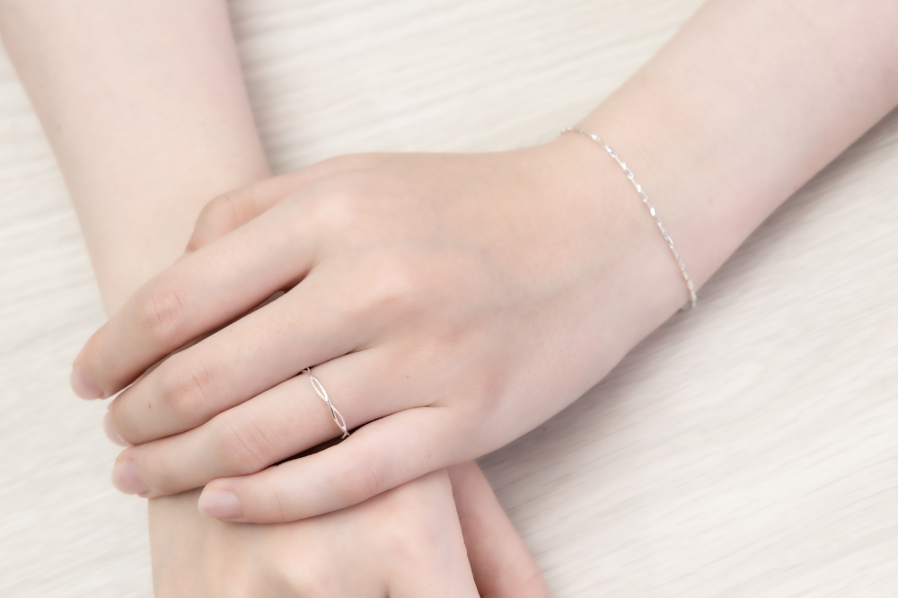 鏤空交叉戒指/銀色