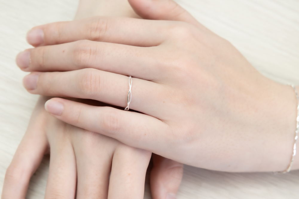 鏤空交叉戒指/銀色