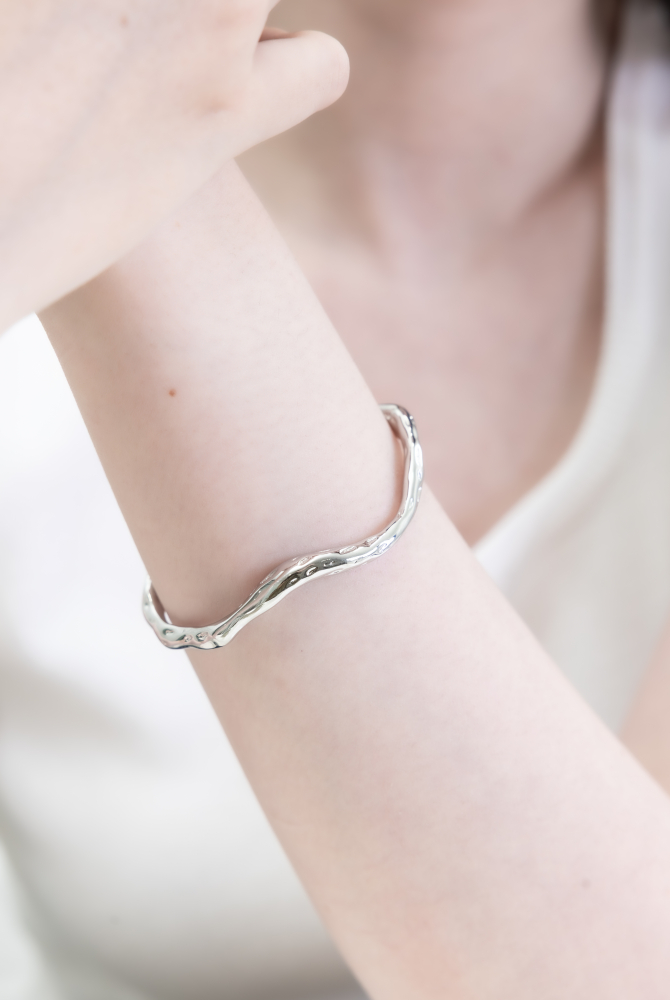 不規則波光手環/銀色