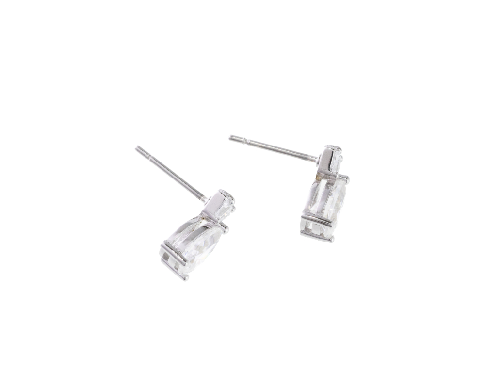 莫桑石4*6mm 水滴雙鑽耳針 / 銀色