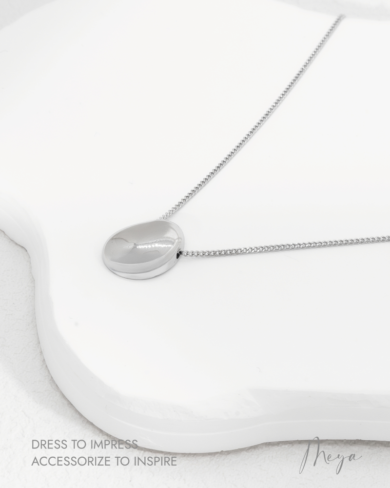 扁橢圓墜飾項鏈／銀色