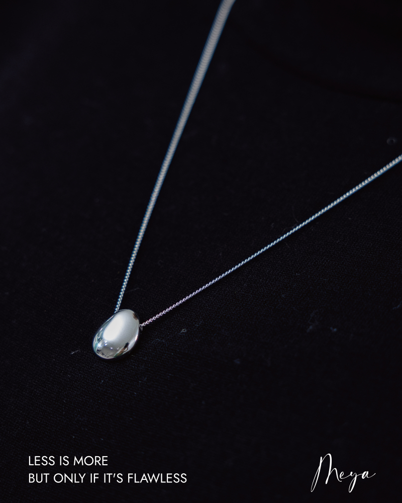 扁橢圓墜飾項鏈／銀色