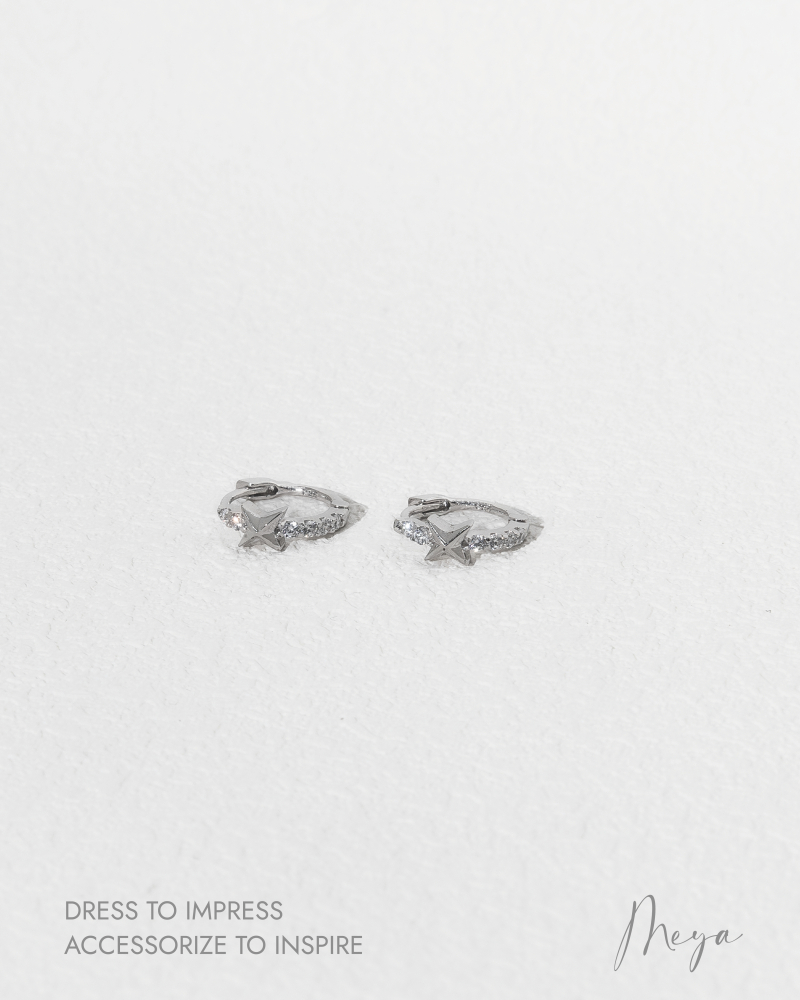 小鋯石四角星 圈型耳環／銀色