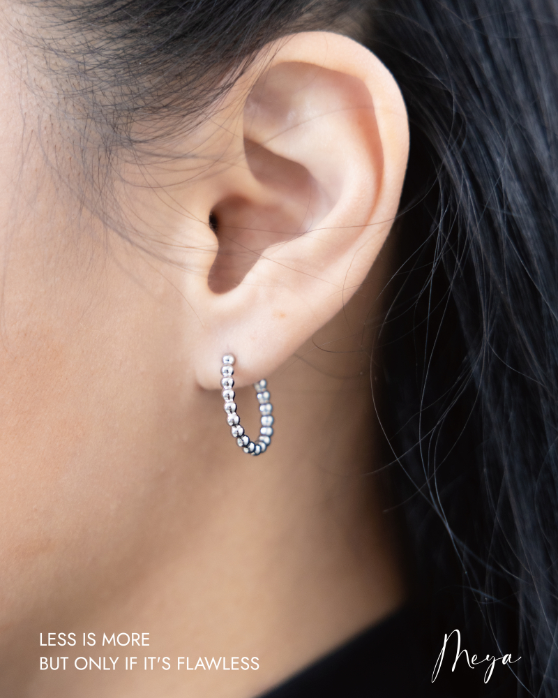多顆小圓珠 圈型耳環／銀色