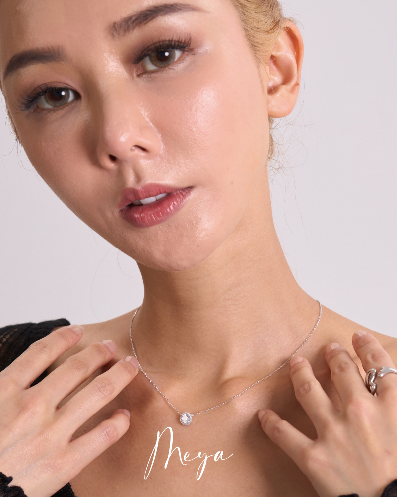 小鋯石包圍單顆鋯石 項鏈/銀色