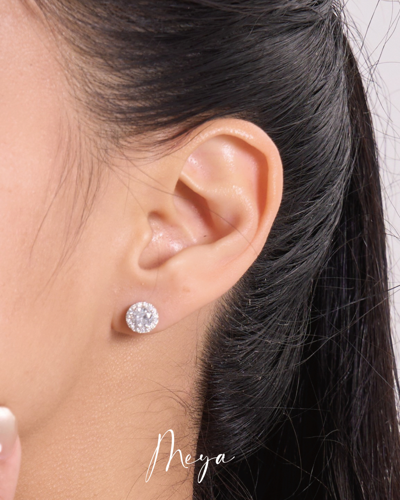 小鋯石包圍單顆鋯石 耳環/銀色