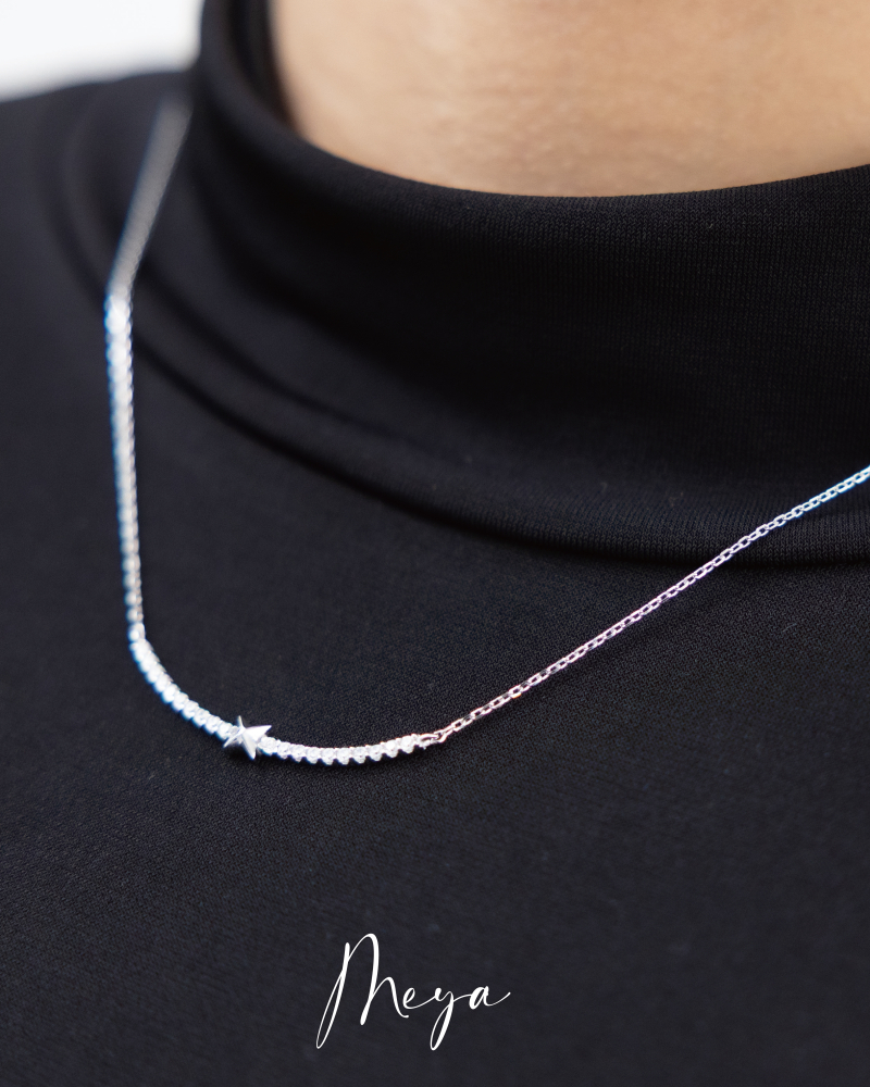 微笑線條小鋯石四角星 項鍊／銀色