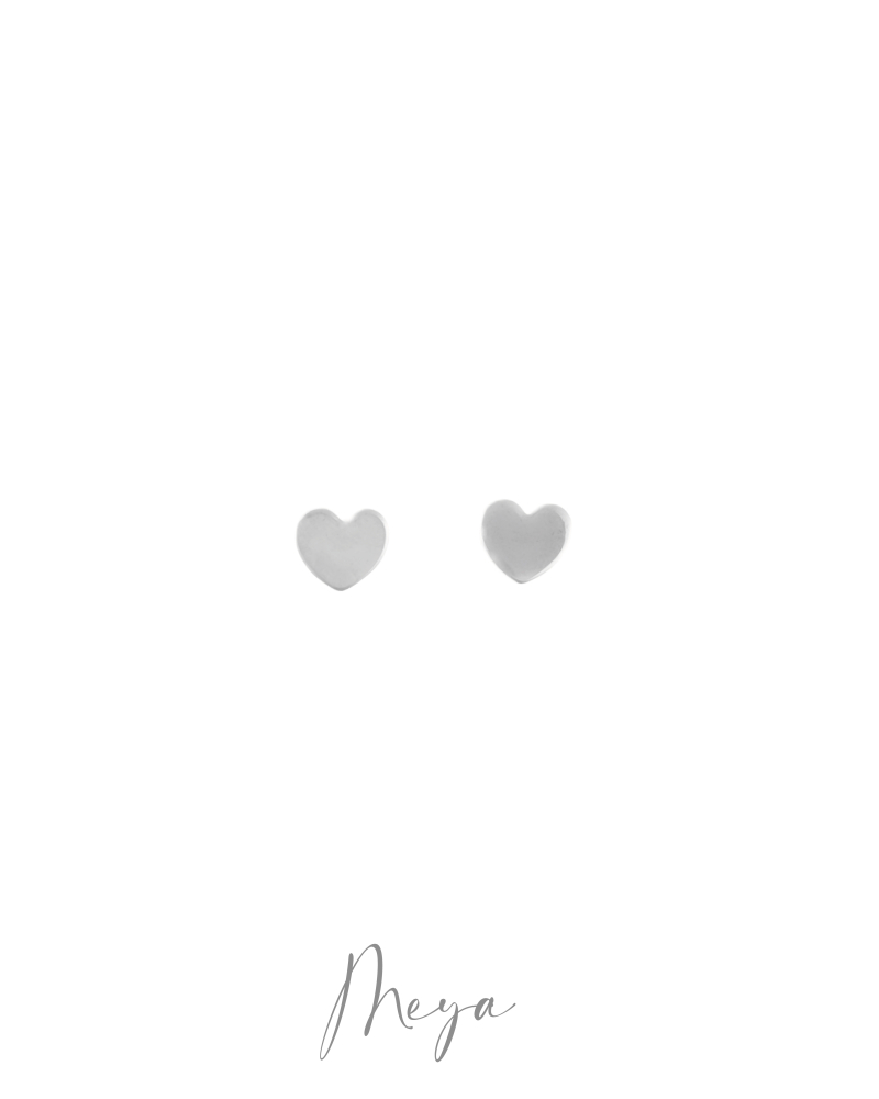 귀걸이 貼耳小愛心耳環 / 銀色