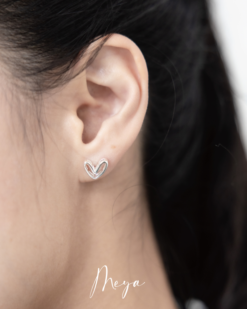 귀걸이 鏤空愛心耳環/ 銀色