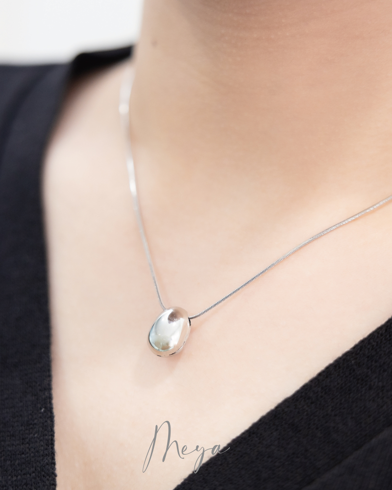 목걸이 橢圓珠墜飾細蛇鍊 / 銀色