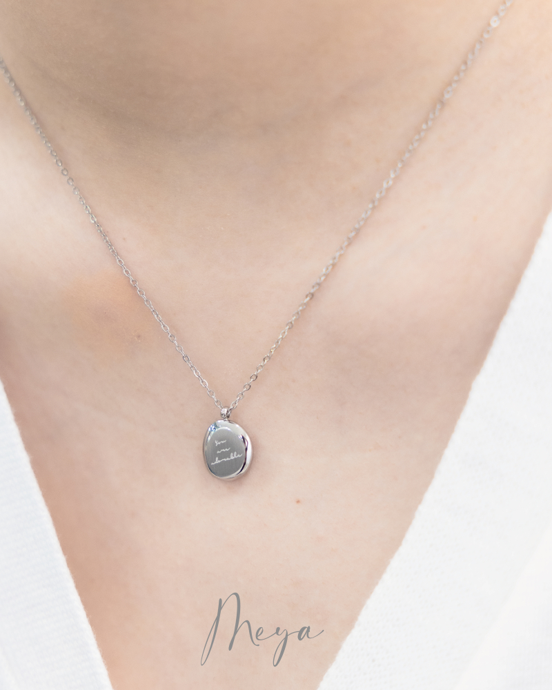 목걸이 小扁石狀墜飾項鍊 / 銀色
