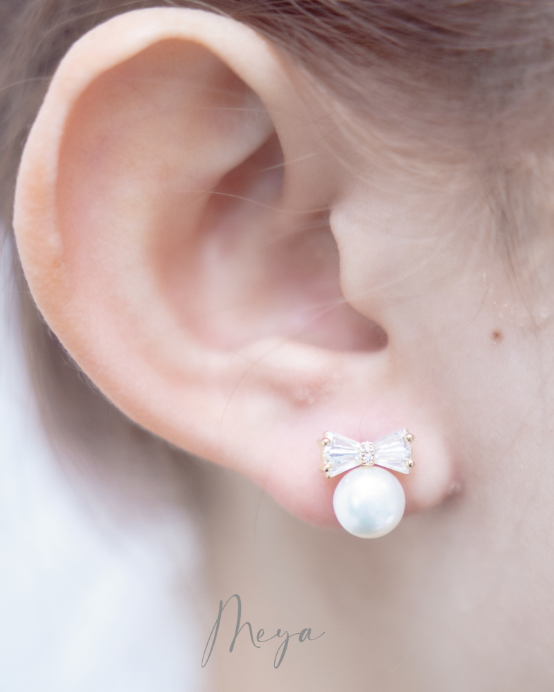 귀걸이 鋯石蝴蝶結單顆珍珠耳環 / 金色