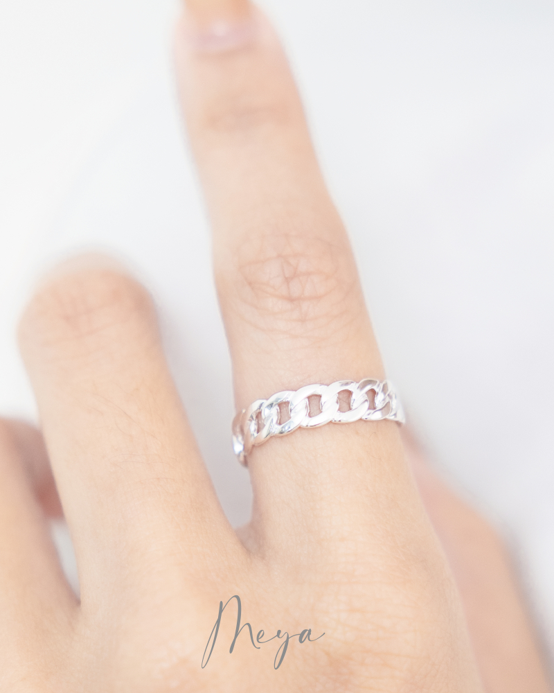 목걸이 藤蔓編織鏤空戒指 可調 / 銀色