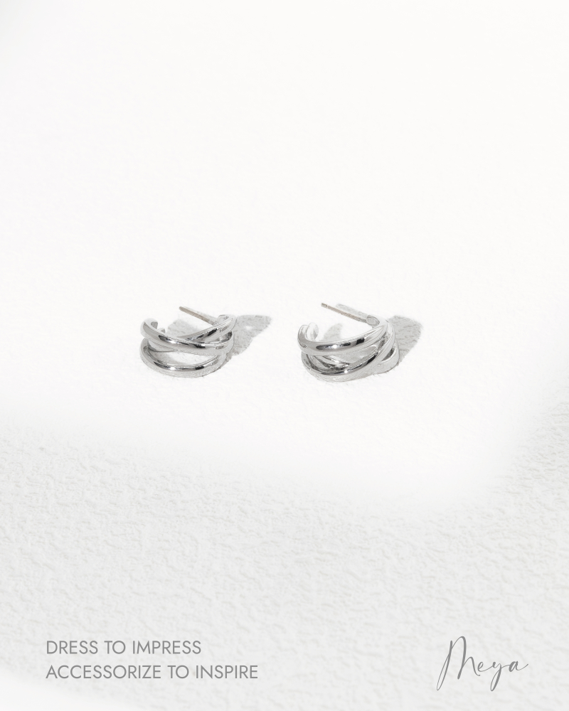 三半圓弧交錯耳環 / 銀色