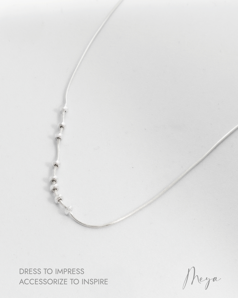 多顆立體小扁圓相疊蛇骨鏈 項鏈／銀色