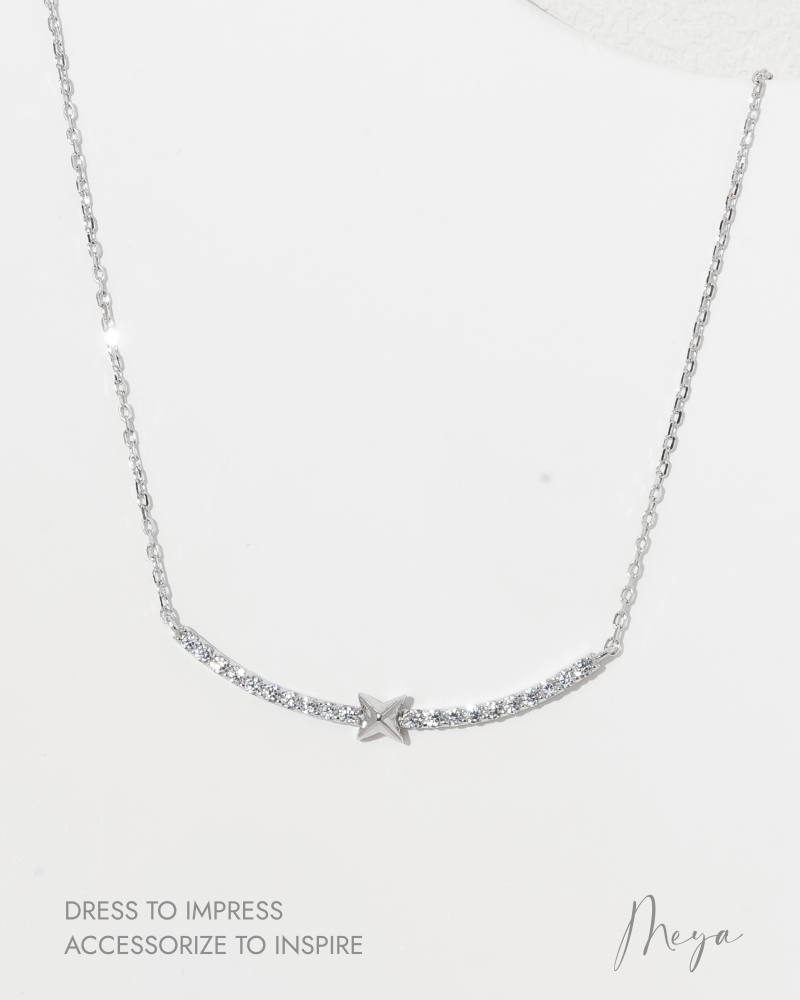 微笑線條小鋯石四角星 項鍊／銀色