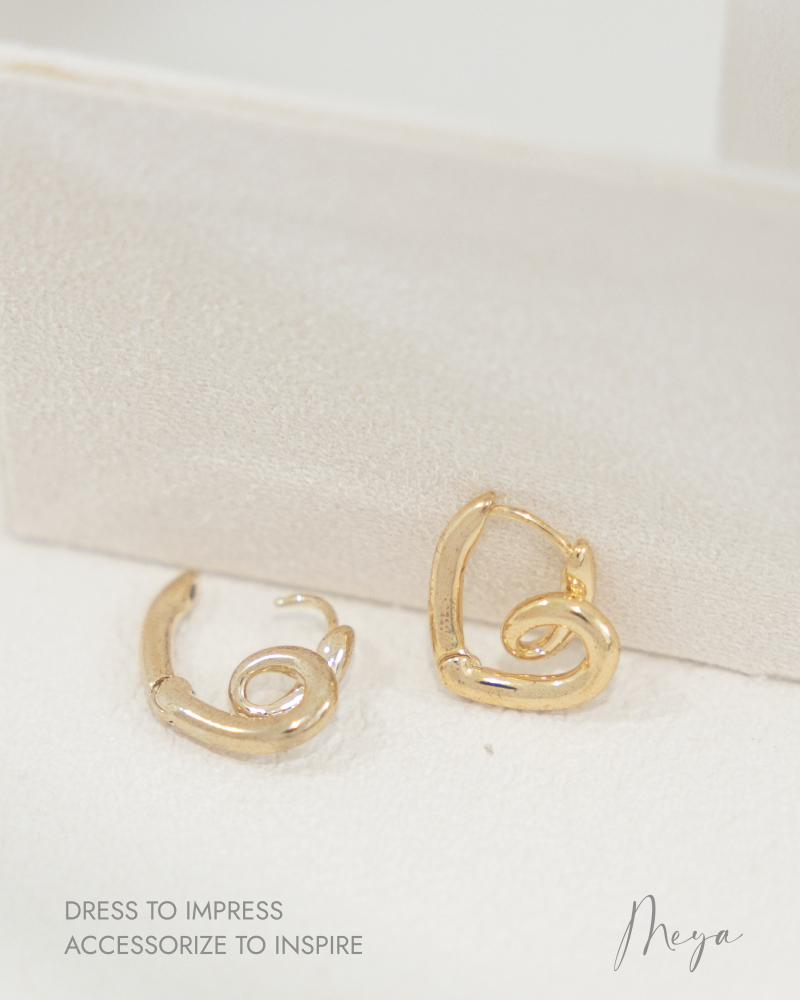 귀걸이 彎曲小空心愛心圈型耳環 / 金色
