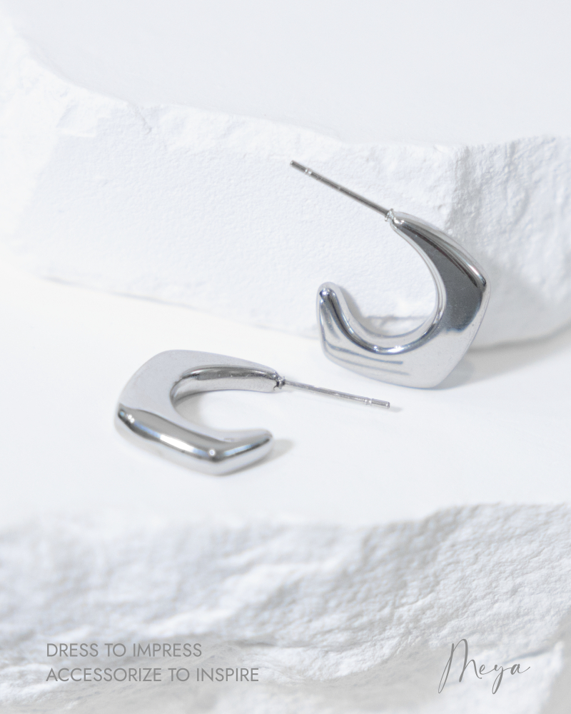 귀걸이 粗扁不規則半圓弧耳環 / 銀色