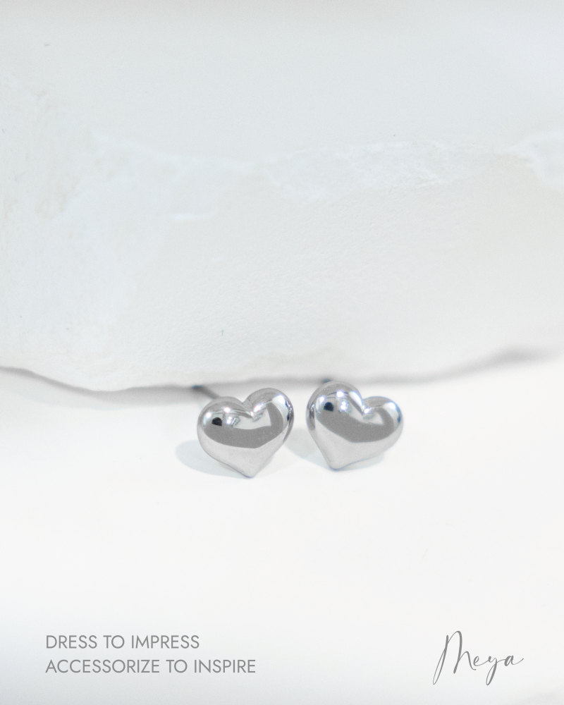 귀걸이 前凸後平小愛心耳環 / 銀色