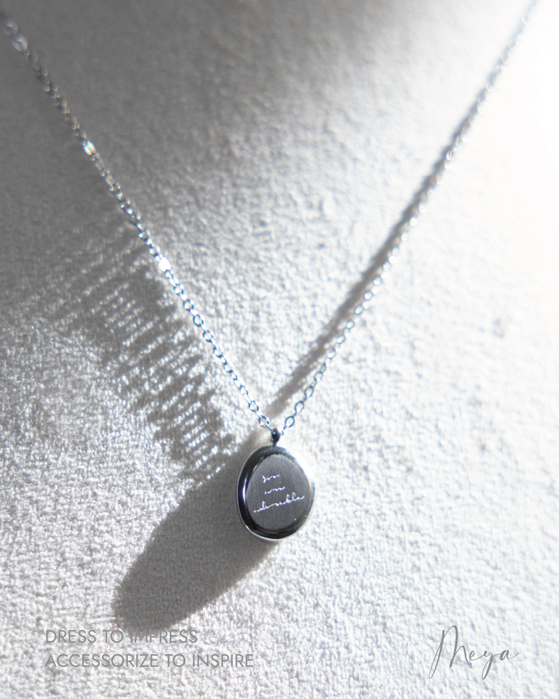 목걸이 小扁石狀墜飾項鍊 / 銀色