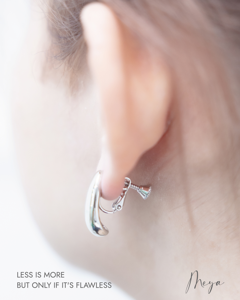 링귀찌 上窄下寬長豆型螺旋夾式耳環 / 銀色