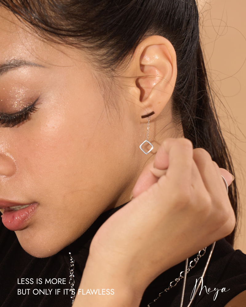 橫柱體下墜空心方形 耳環/銀色