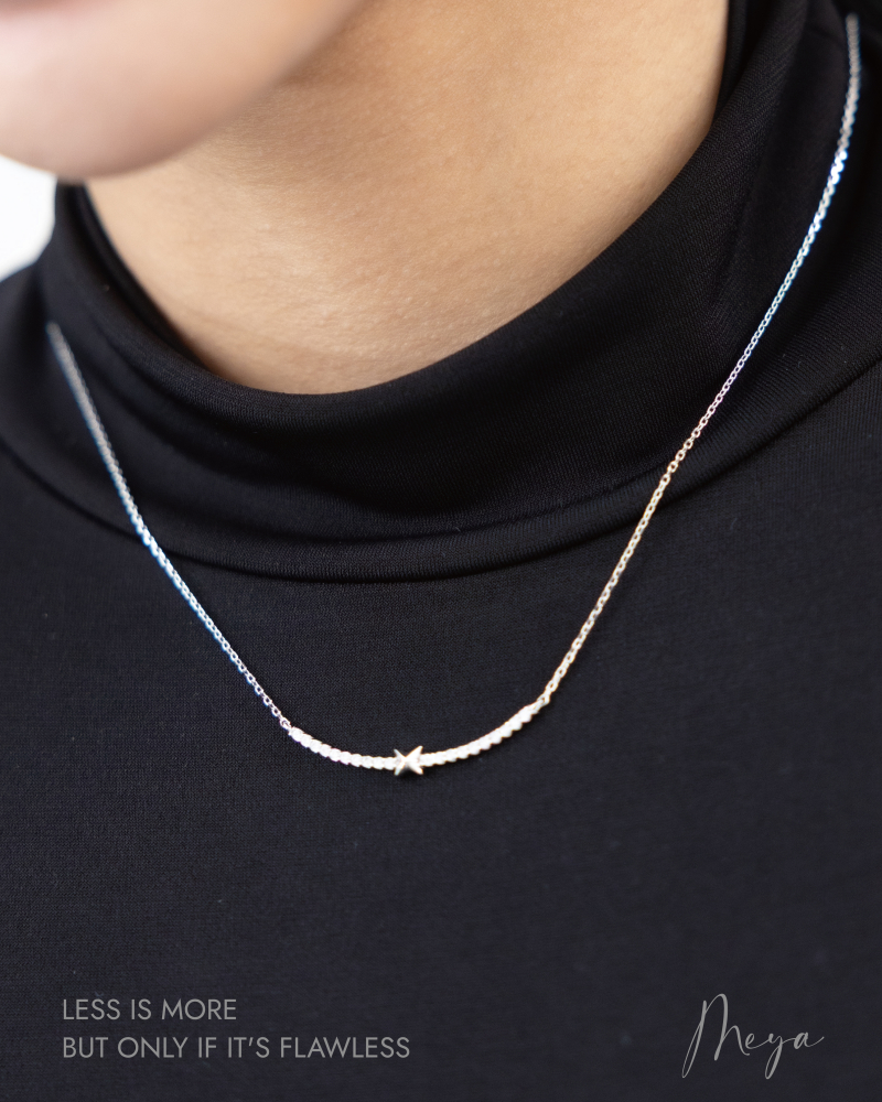 微笑線條小鋯石四角星 項鍊／銀色