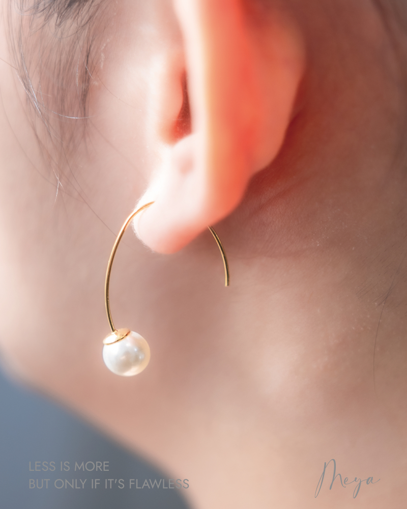 귀걸이 懸掛珍珠勾式耳環 / 金色