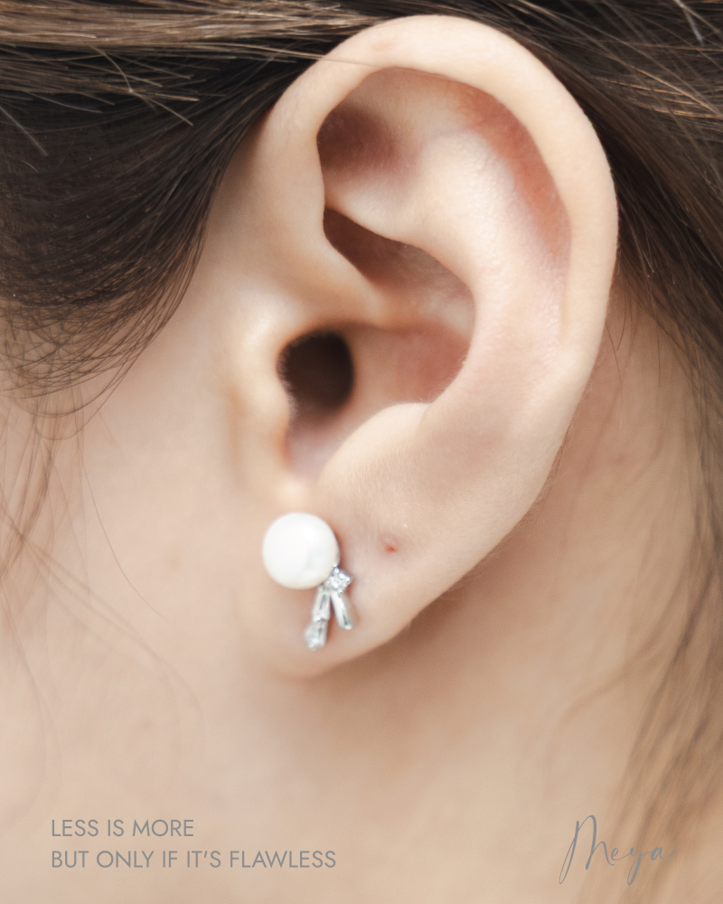 귀걸이 珍珠接長形鋯石耳環 / 銀色