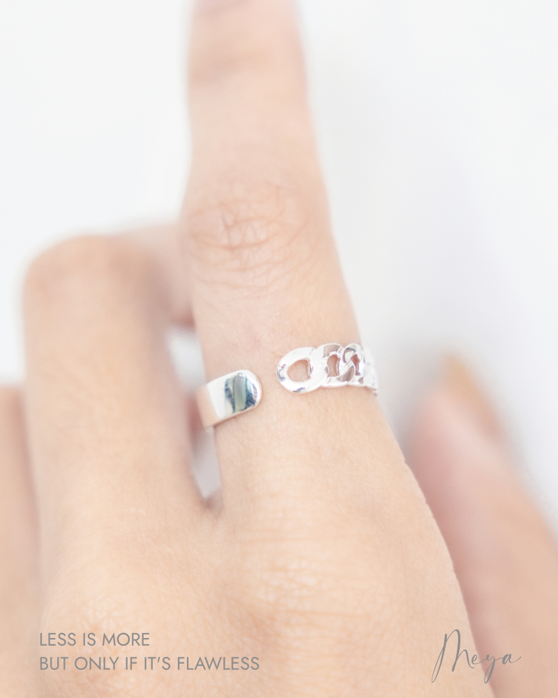 목걸이 藤蔓編織鏤空戒指 可調 / 銀色