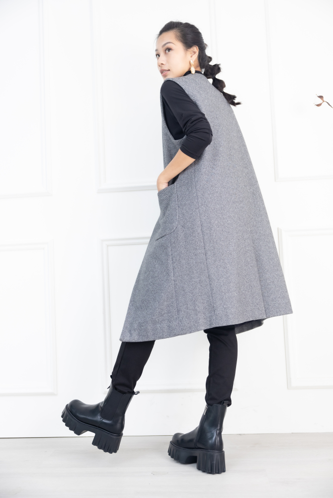 조끼 箭紋羊毛背心外套 / 黑白條紋