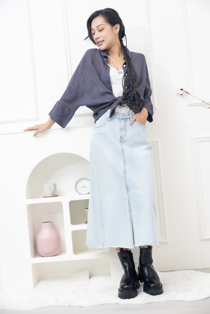 치마 前開叉牛仔裙／淺藍色