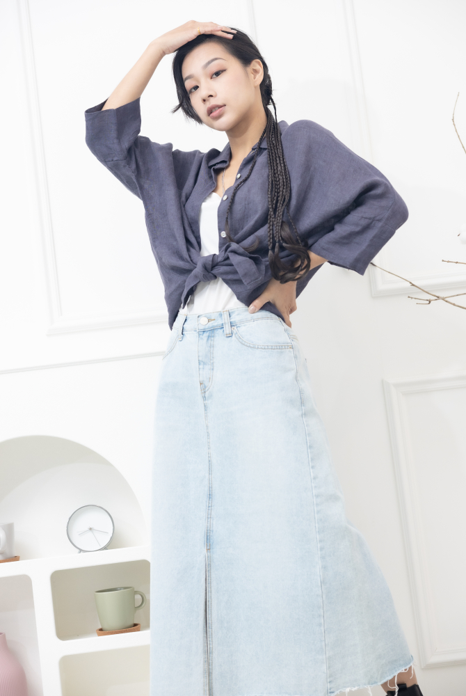 치마 前開叉牛仔裙／淺藍色