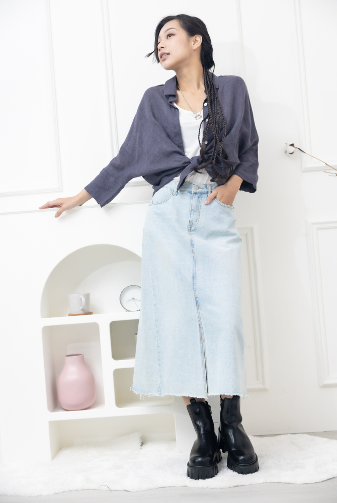 치마 前開叉牛仔裙／淺藍色