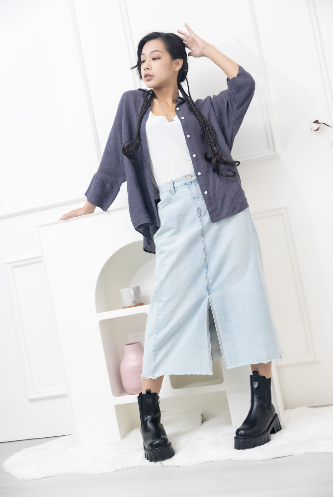 치마 前開叉牛仔裙／淺藍色