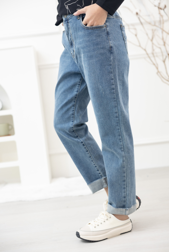 긴 바지 微刷破褲腳反摺牛仔褲 / 淺藍色