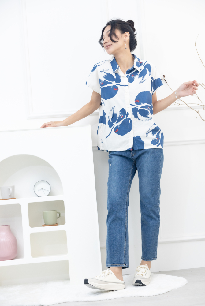 긴 바지 小破洞牛仔褲 / 藍色