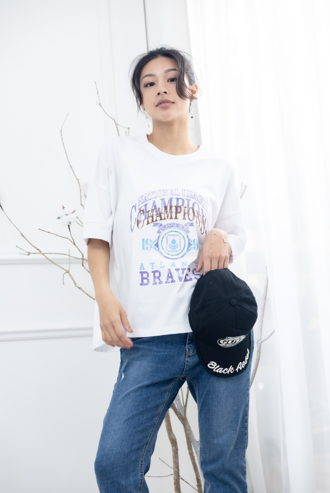 긴 바지 小破洞牛仔褲 / 藍色