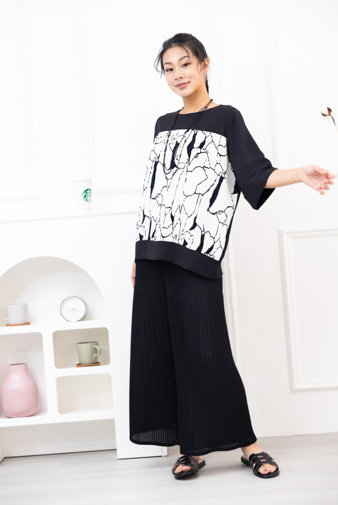 반팔 拼接白底黑色線條百褶短袖上衣/ 黑色