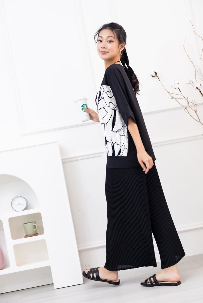 반팔 拼接白底黑色線條百褶短袖上衣/ 黑色