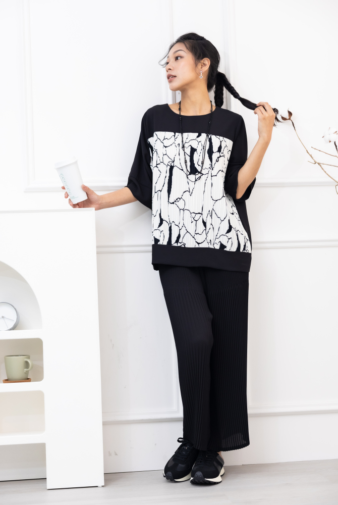 반팔 拼接白底黑色線條百褶短袖上衣/ 黑色