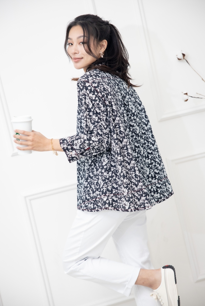 긴팔 印花七分袖襯衫上衣 /黑底白葉影