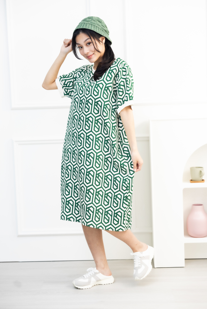 원피스 綠色盾牌線紋短袖洋裝 / 米色底