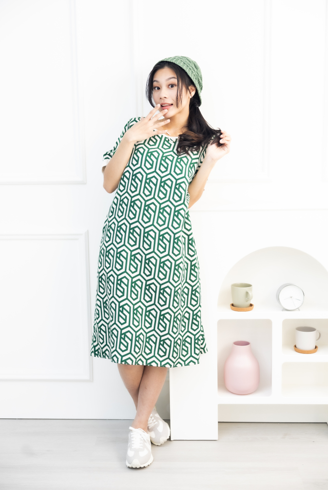 원피스 綠色盾牌線紋短袖洋裝 / 米色底