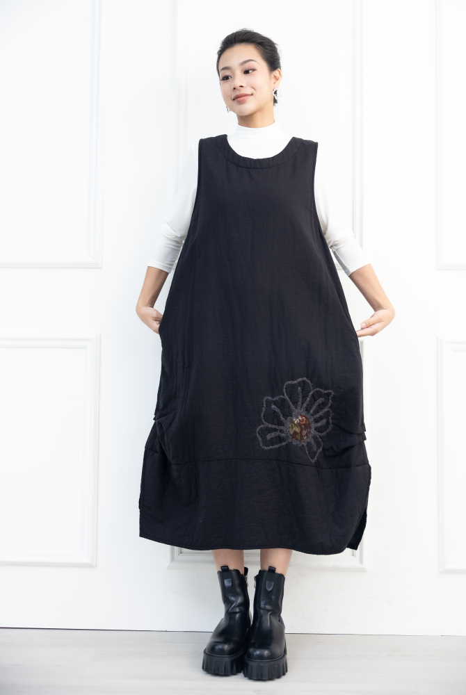 원피스 無袖花花刺繡洋裝 / 黑色