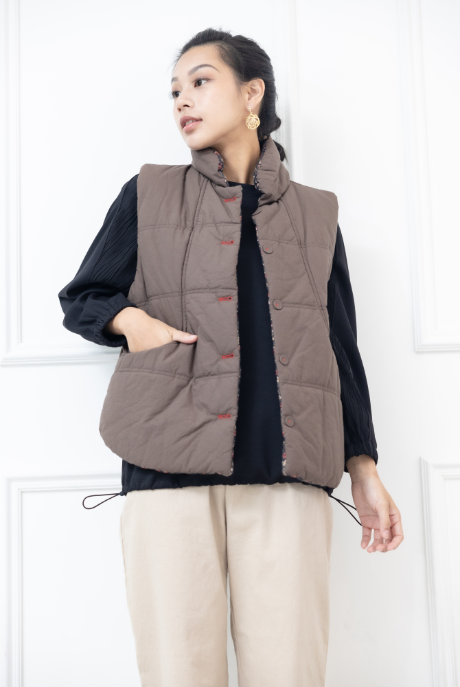 조끼 高領鈕扣式內裡小碎花背心 / 灰卡其色