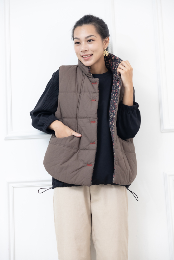 조끼 高領鈕扣式內裡小碎花背心 / 灰卡其色
