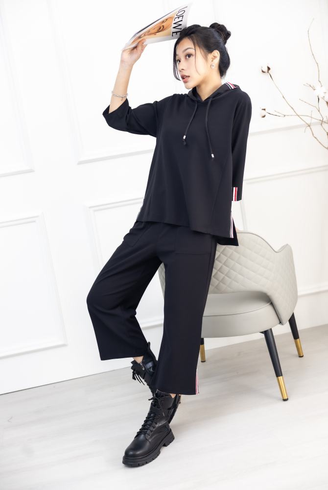 긴 바지 褲腳造型布標長褲 / 黑色